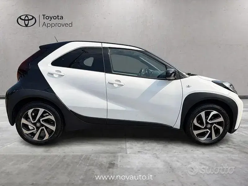 Usata Toyota Aygo X Trend 72 CV (52 kW) 2023 Bianco SUV