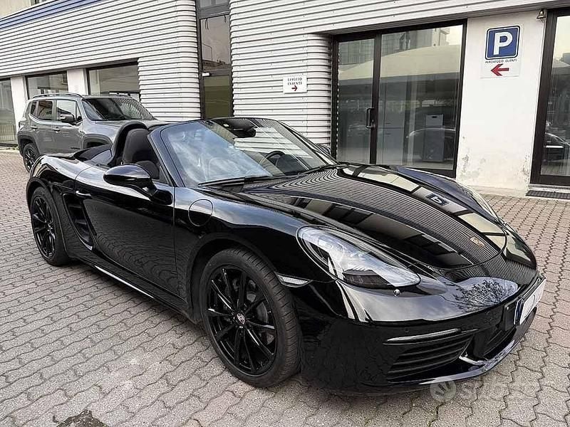 Usata Porsche 718 Boxster 300 CV (220 kW) 2018 Nero / metallizzato Cabrio