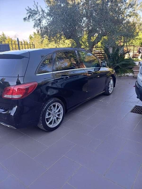 Usata Mercedes B180 109 CV (80 kW) 2015 Monovolume