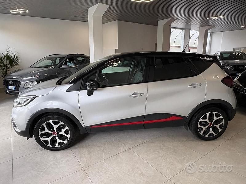 Usata Renault Captur 150 CV (110 kW) 2019 Grigio SUV