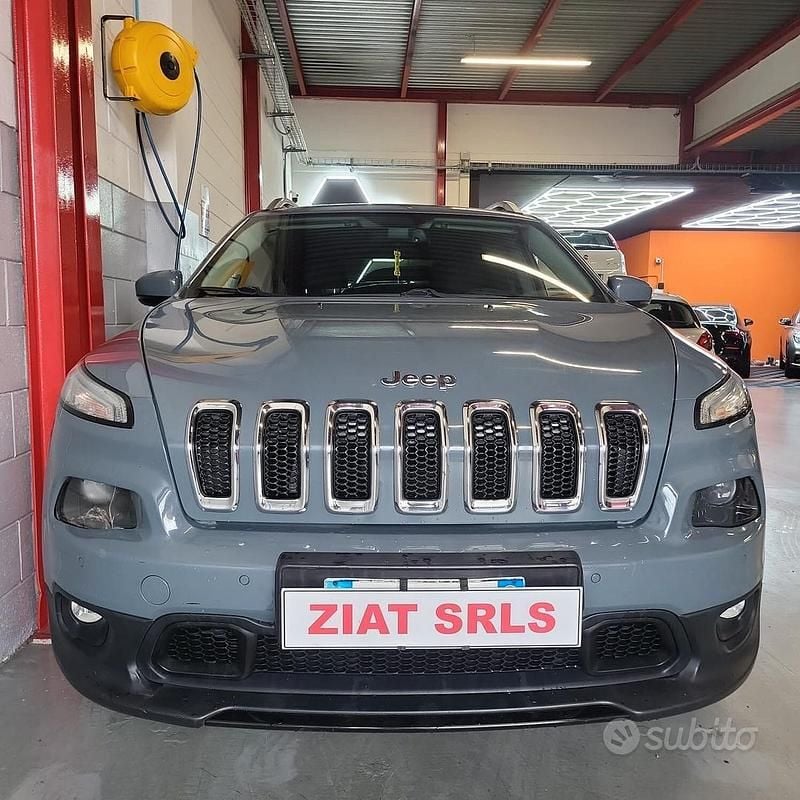 Usata Jeep Cherokee Limited 184 CV (135 kW) 2015 Grigio SUV
