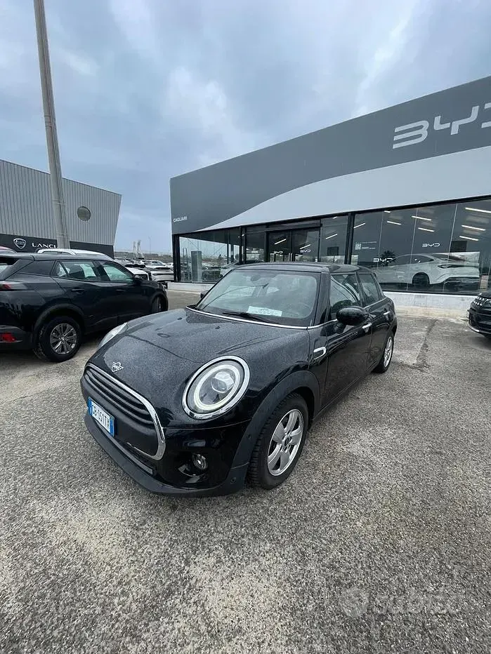 Usata Mini ONE 102 CV (75 kW) 2020 Nero Utilitaria