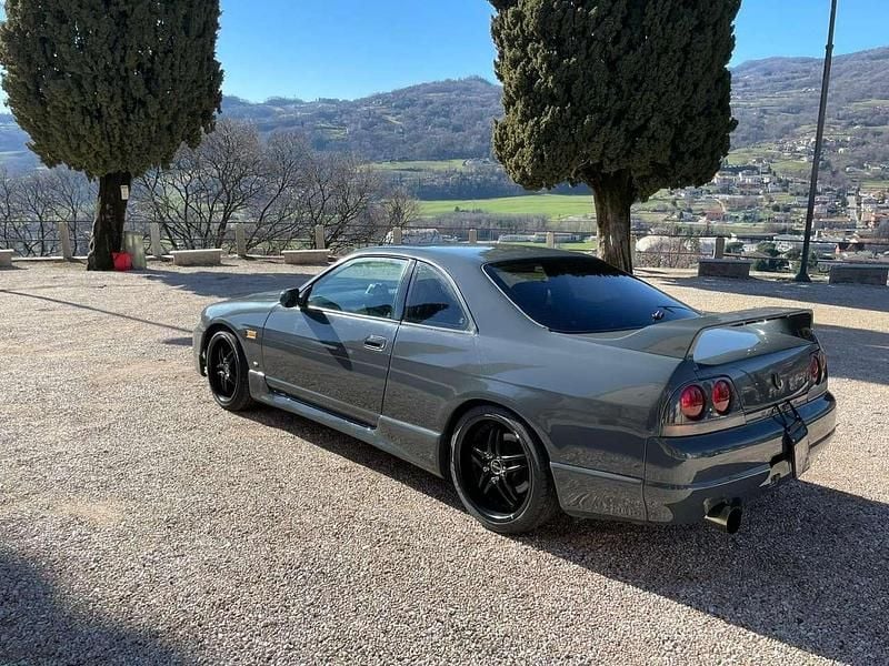 Usata Nissan Skyline 250 CV (183 kW) 1995 Grigio Coupé