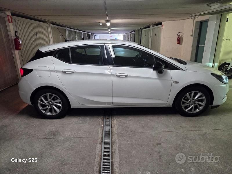 Occasion Opel Astra 2021 Blanc Berline