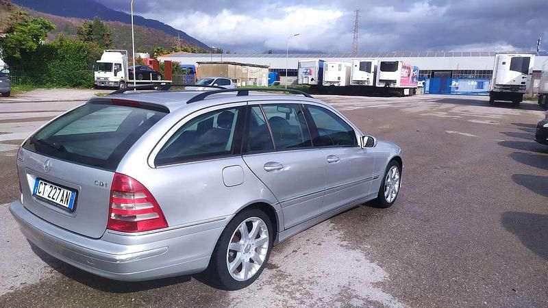 Usata Mercedes C220 Elegance 150 CV (110 kW) 2005 Argento Station wagon