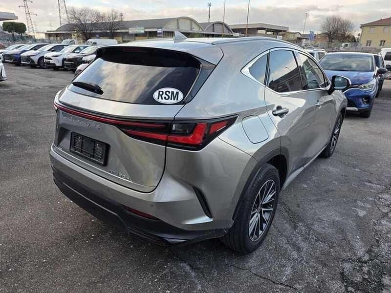 Usata Lexus NX450h+ 309 CV (227 kW) 2023 Grigio SUV