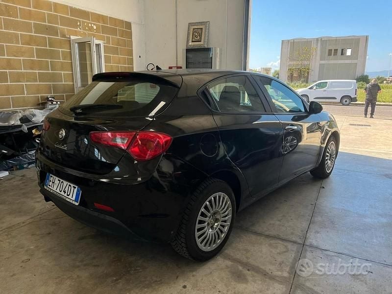 Usata Alfa Romeo Giulietta Progression 105 CV (77 kW) 2011 Nero Utilitaria
