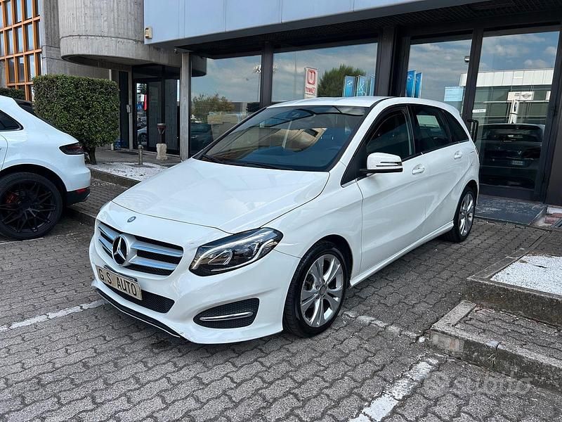 Bianco Usata 2017 Mercedes B180 Executive Monovolume | 6900 € (Super prezzo) - Immagine 1/4