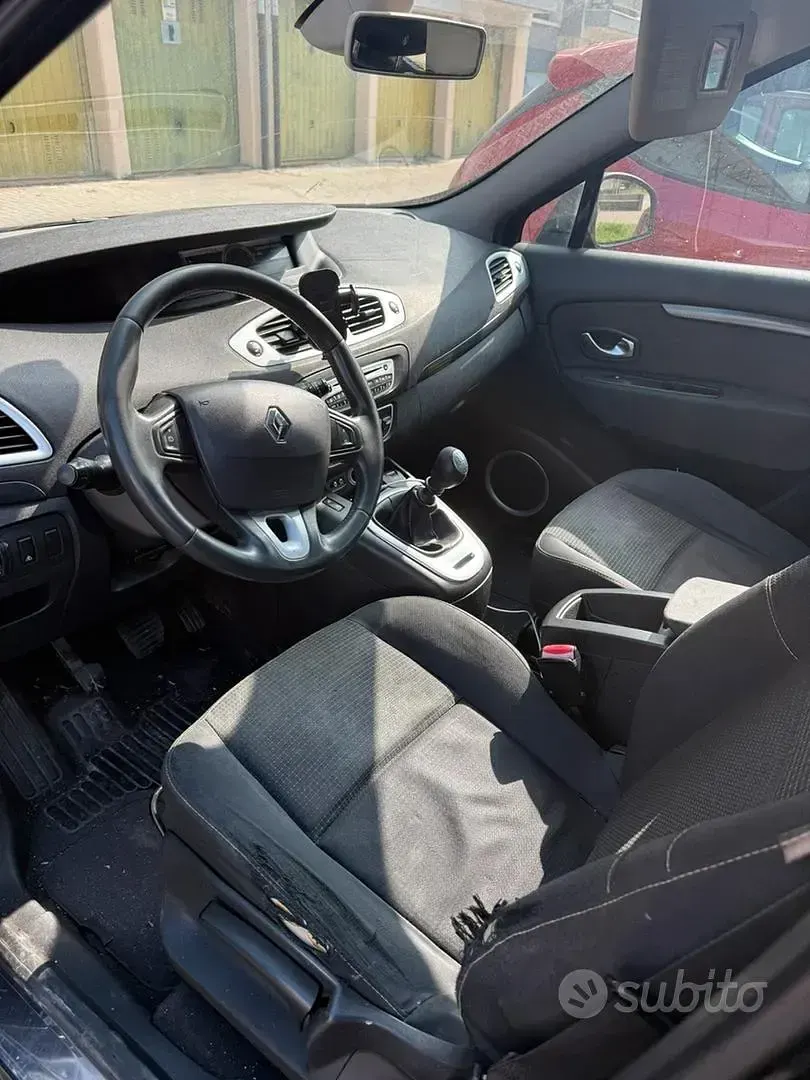 Usata Renault Scenic E-Tech 110 CV (80 kW) 2009 Nero Monovolume