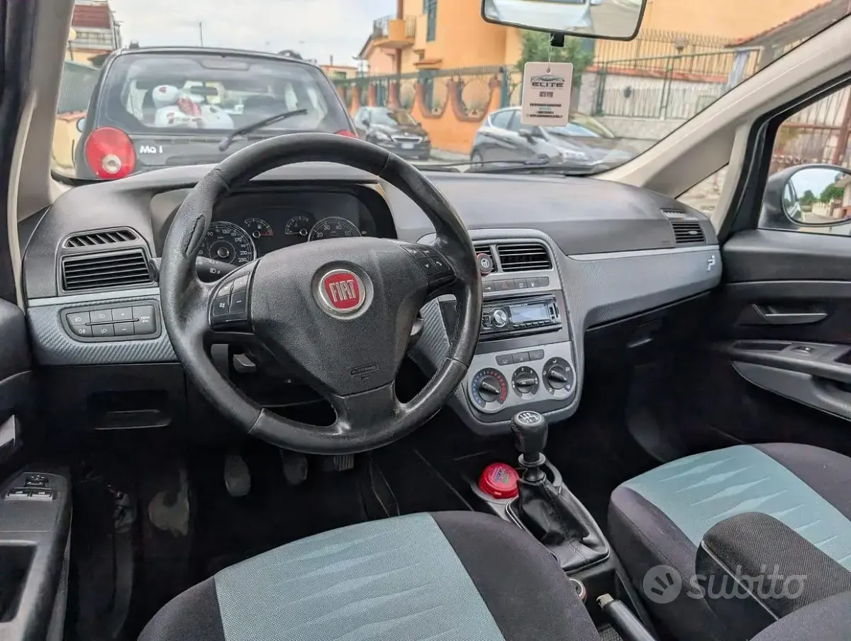 Usata Fiat Grande Punto 77 CV (56 kW) 2009 Grigio Utilitaria