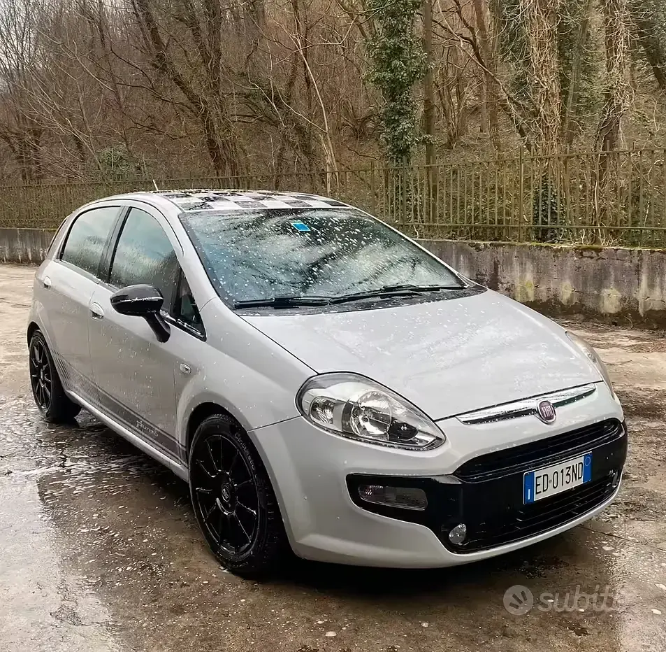 Usata Fiat Grande Punto 65 CV (47 kW) 2012 Grigio Utilitaria