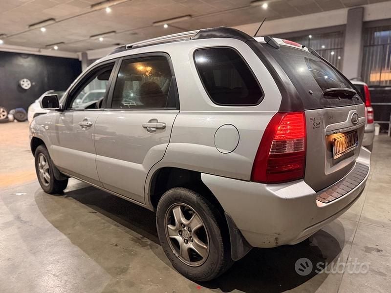 Usata Kia Sportage Active 141 CV (103 kW) 2008 Grigio SUV