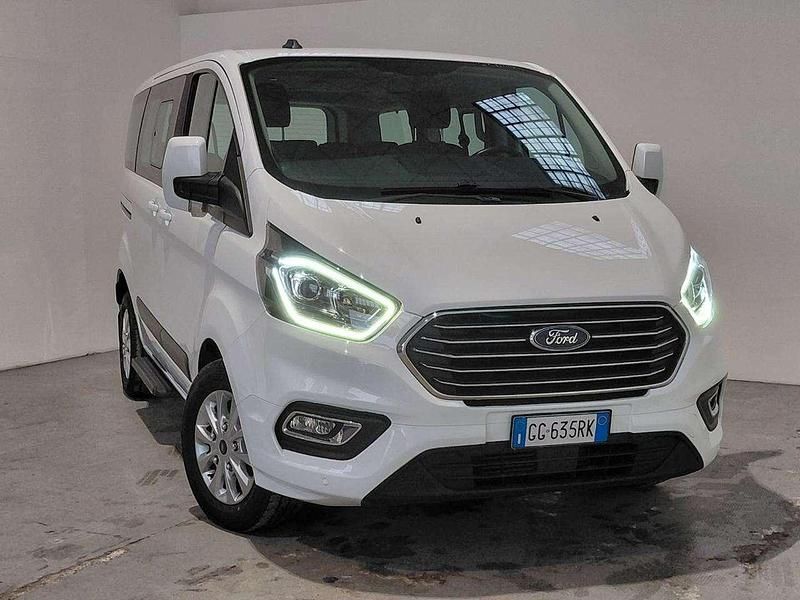 Usata Ford Tourneo Trend 131 CV (96 kW) 2021 Bianco Monovolume
