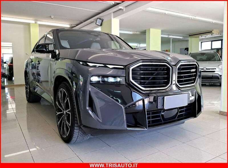 Grigio Usata 2024 BMW XM Comfort Edition SUV | 124.500 € (Cara) - Immagine 1/4
