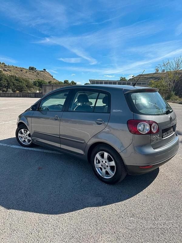 Usata VW Golf IV 2006 Grigio Utilitaria