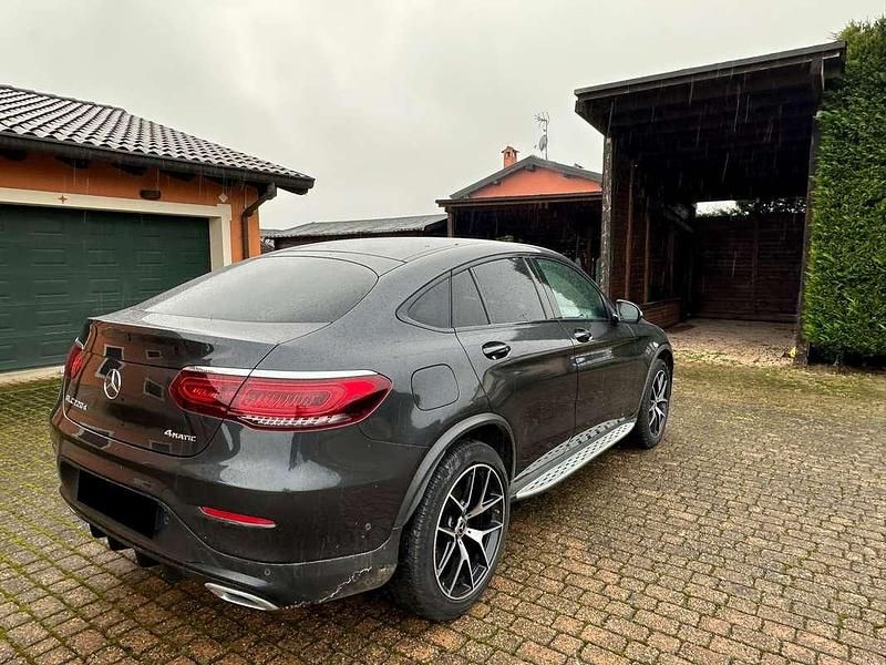 Usata Mercedes GLC220 Premium 194 CV (142 kW) 2022 Nero SUV