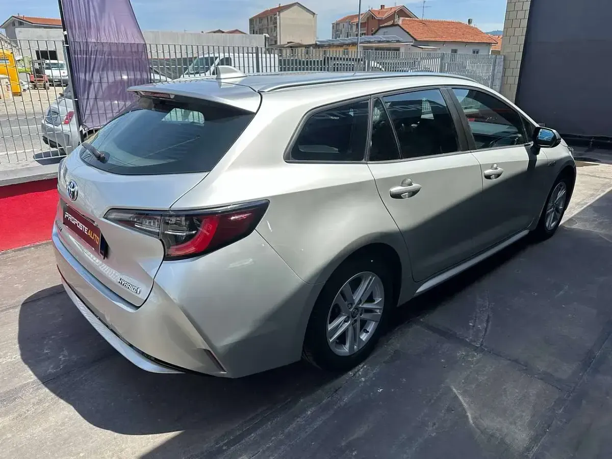 Usata Toyota Corolla Business Edition 98 CV (72 kW) 2020 Argento Station wagon