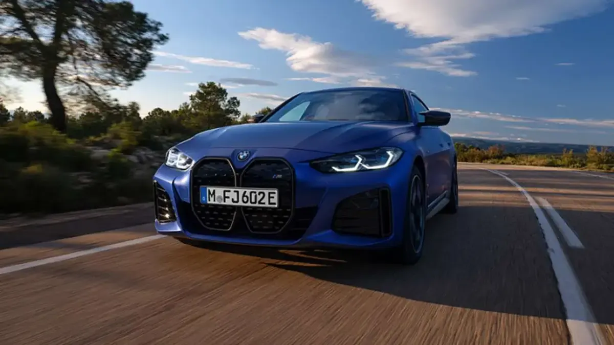 Usata BMW i4 M Sport 105 kW (143 CV) 2024 Argento Berlina