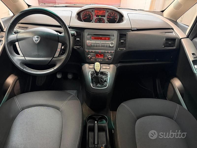 Usata Lancia Musa 78 CV (57 kW) 2012 Bianco Monovolume