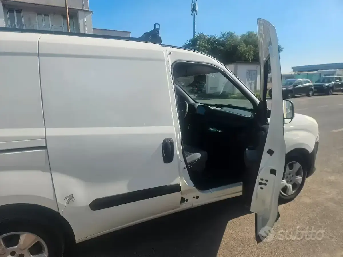 Usata Fiat Doblò 105 CV (77 kW) 2012 Monovolume