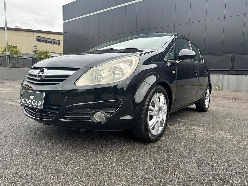 Usata Opel Corsa Cosmo 80 CV (58 kW) 2008 Nero Berlina