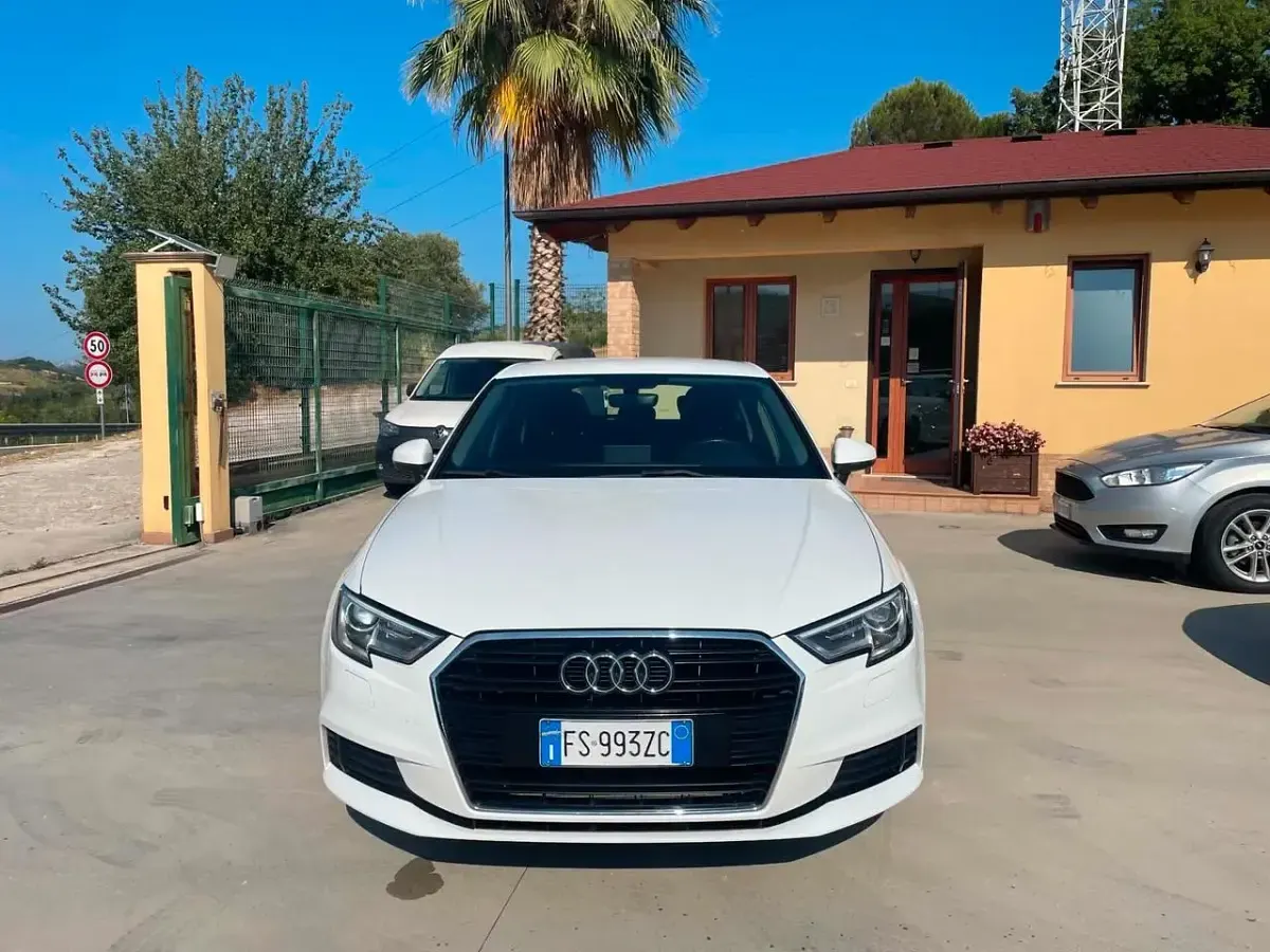 Usata Audi A3 Business 116 CV (85 kW) 2018 Bianco Berlina