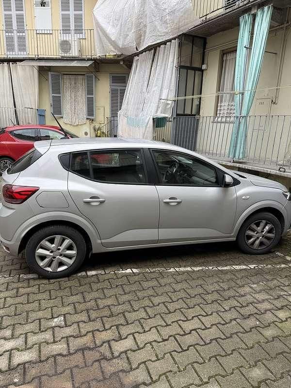 Usata Dacia Sandero Essentiel 101 CV (74 kW) 2022 Berlina