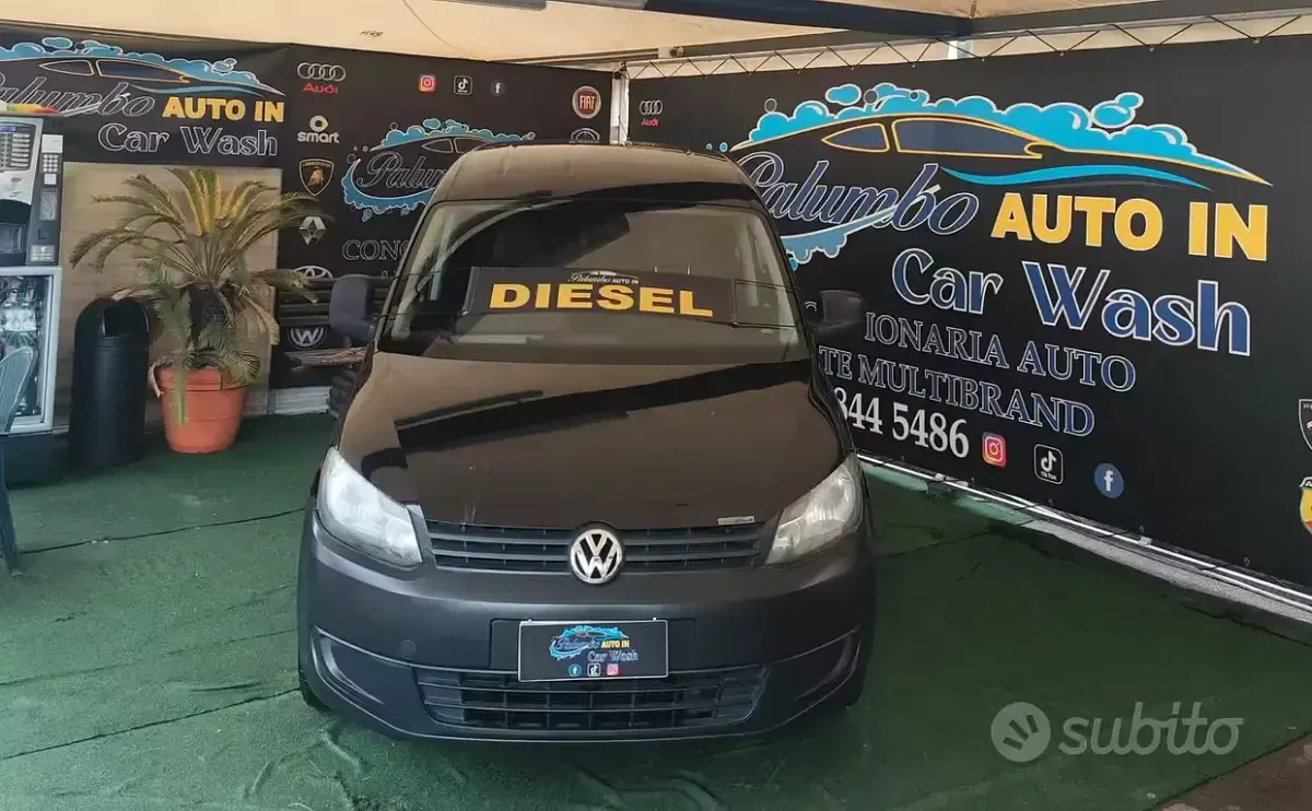 Usata VW Caddy 102 CV (75 kW) 2012 Nero Monovolume