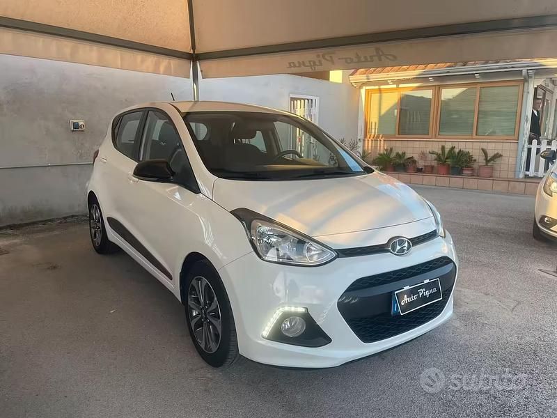 Usata Hyundai i10 Comfort 67 CV (49 kW) 2014 Bianco Utilitaria