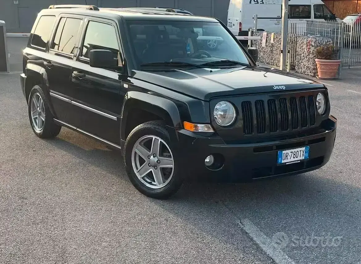 Usata Jeep Patriot Limited 140 CV (102 kW) 2008 Nero SUV