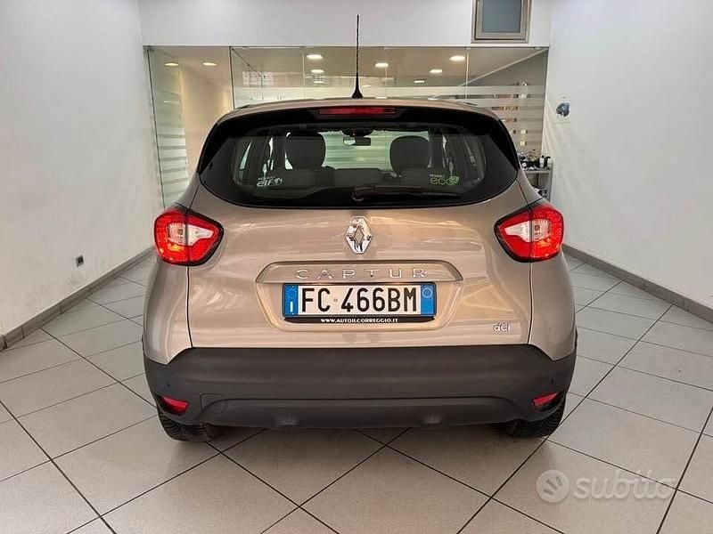 Usata Renault Captur 89 CV (65 kW) 2016 Beige SUV