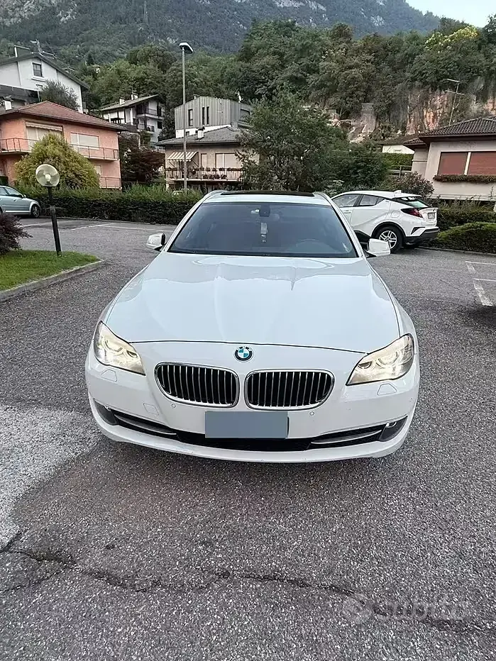 Usata BMW 525 Comfort Edition 218 CV (160 kW) 2012 Bianco Berlina