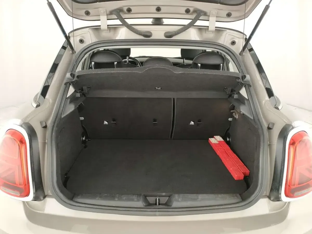 Usata Mini Cooper Classic 136 CV (100 kW) 2024 Grigio Utilitaria