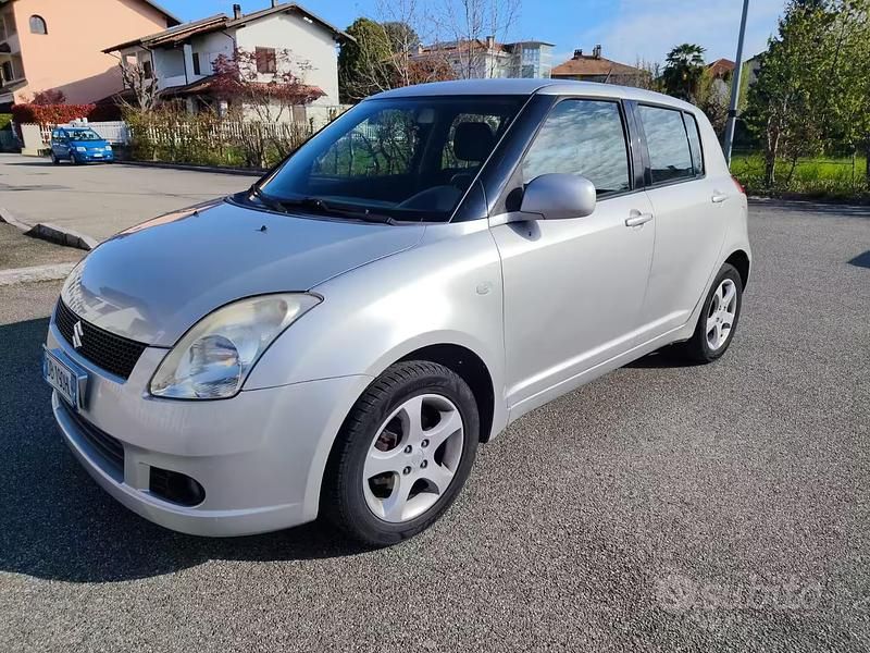 Usata Suzuki Swift 92 CV (67 kW) 2007 Grigio Utilitaria