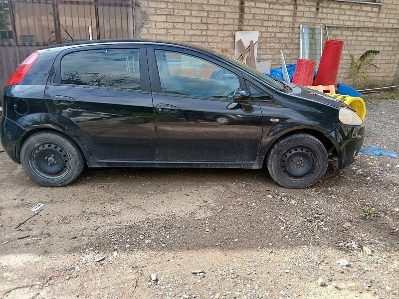 Nero Usata 2006 Fiat Punto Utilitaria | 450 € (Super prezzo) - Immagine 1/1