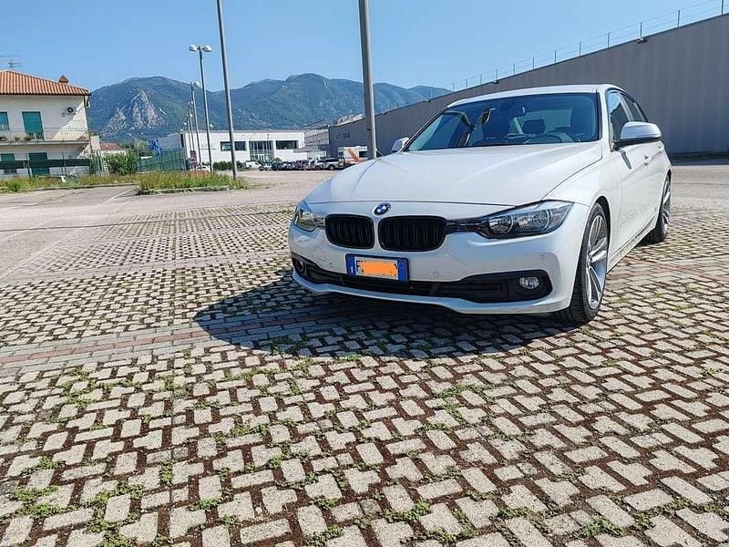 Usata BMW 318 Sport Line 150 CV (110 kW) 2017 Berlina