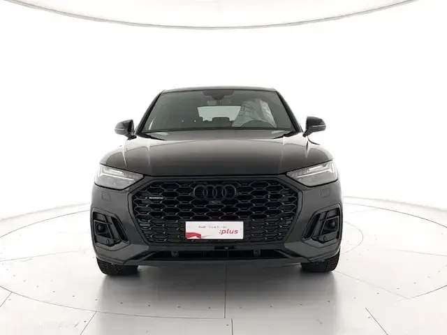 Usata Audi Q5 Sportback Comfort 204 CV (150 kW) 2024 Nero mythos metallizzato SUV