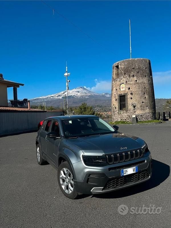 Grigio Usata 2023 Jeep Avenger SUV | 19.800 € (Buon prezzo) - Immagine 1/4