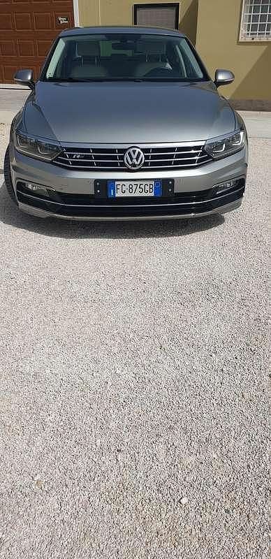 Usata VW Passat Highline 150 CV (110 kW) 2017 Grigio Berlina