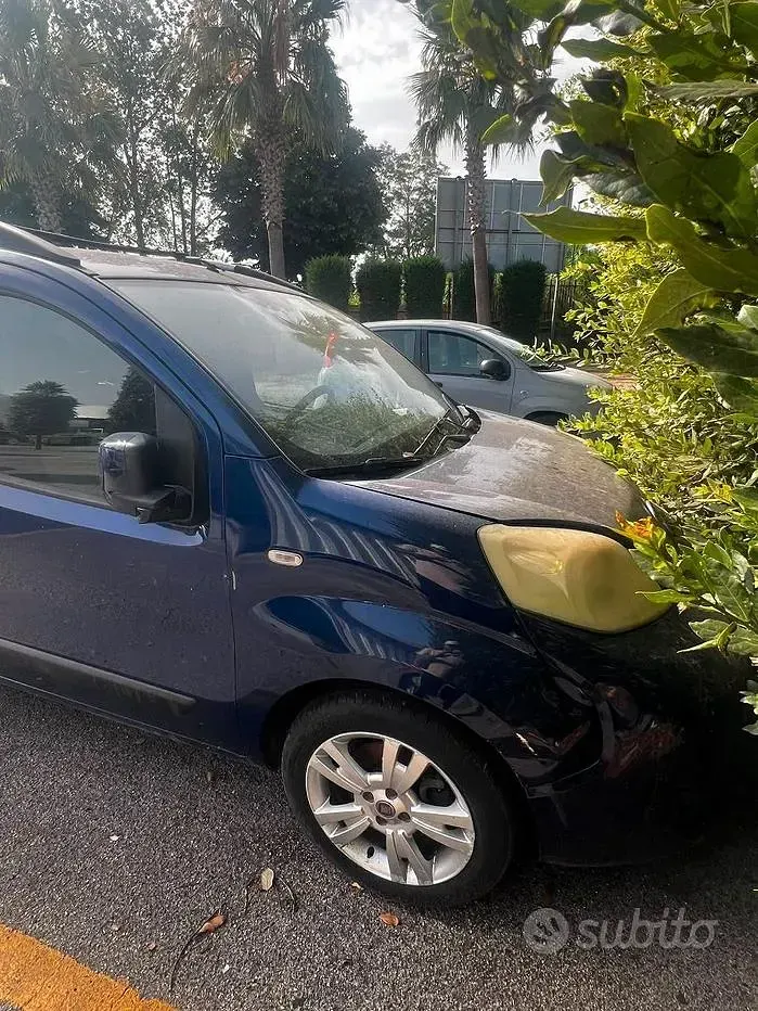 Usata Fiat Qubo Trekking 75 CV (55 kW) 2011 Bluazzurro Monovolume
