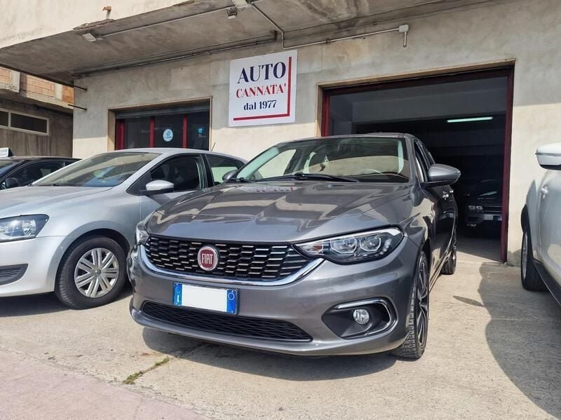Usata Fiat Tipo Lounge 95 CV (69 kW) 2016 Grigio Berlina