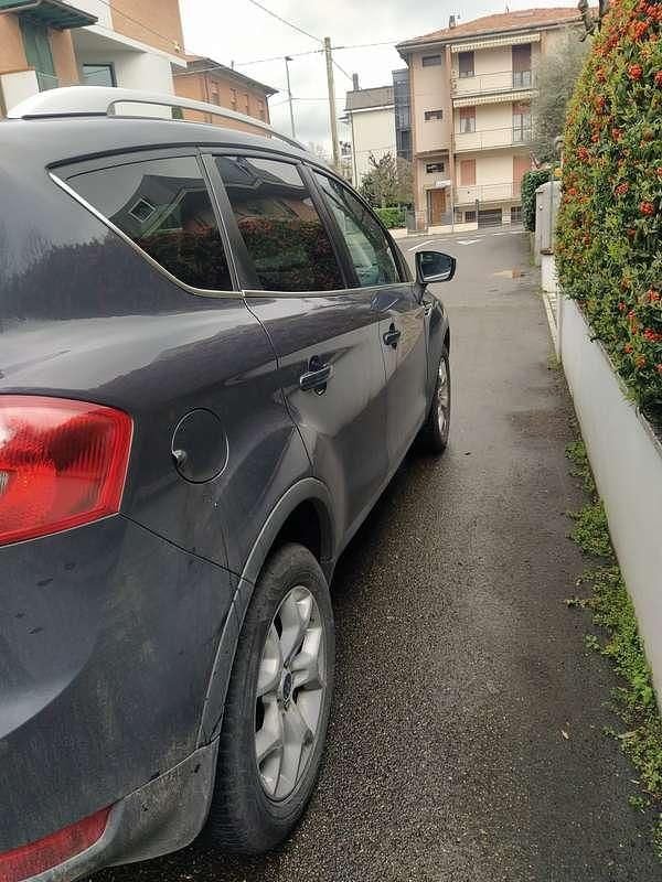 Usata Ford Kuga 140 CV (102 kW) 2011 Blu/azzurro SUV