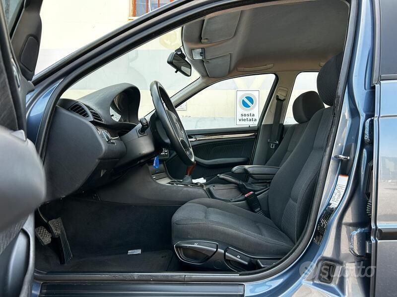 Usata BMW 318 M Sport 118 CV (86 kW) 1999 Blu Berlina