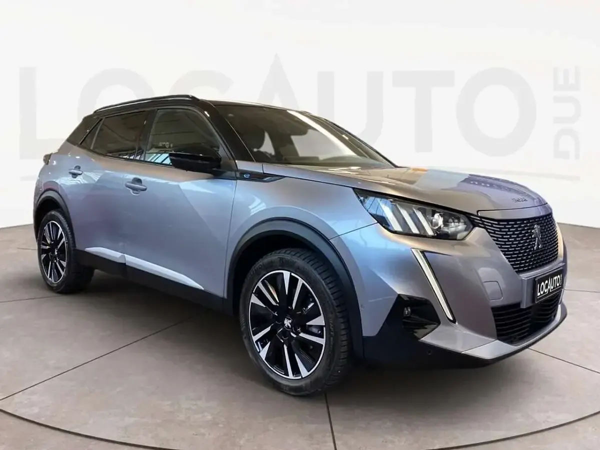 Usata Peugeot e-2008 GT 100 kW (136 CV) 2022 Grigio SUV