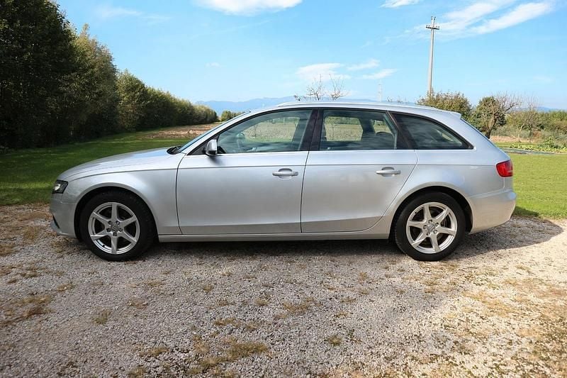 Usata Audi A4 143 CV (105 kW) 2010 Grigio Berlina