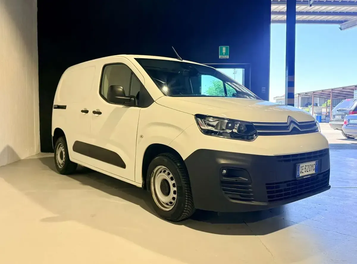 Usata Citroën e-Berlingo 102 CV (75 kW) 2021 Bianco Monovolume