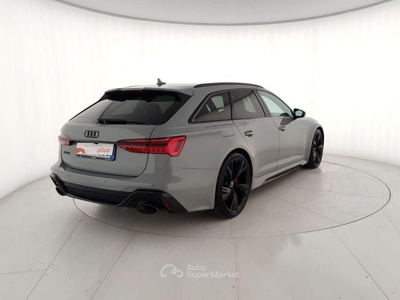 Usata Audi RS6 Comfort 600 CV (441 kW) 2022 Grigio pastello Station wagon