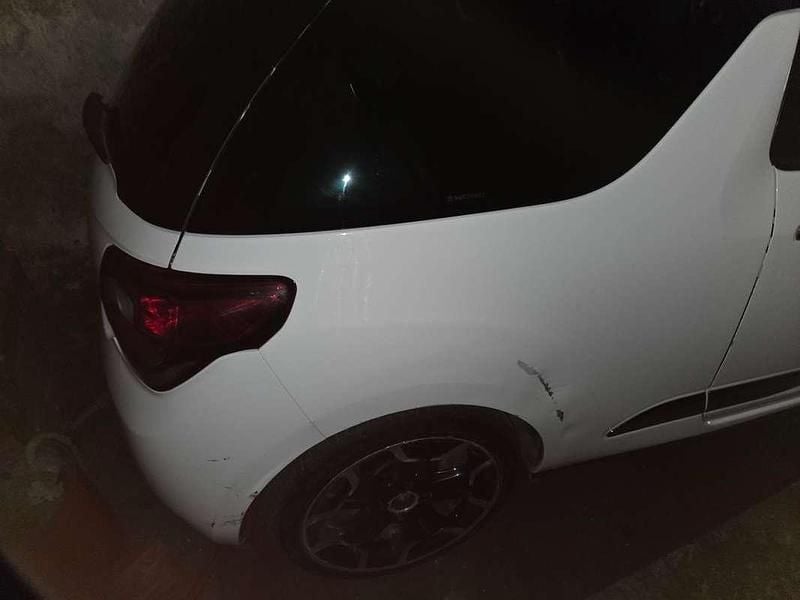 Usata Citroën DS3 68 CV (50 kW) 2012 Bianco Berlina