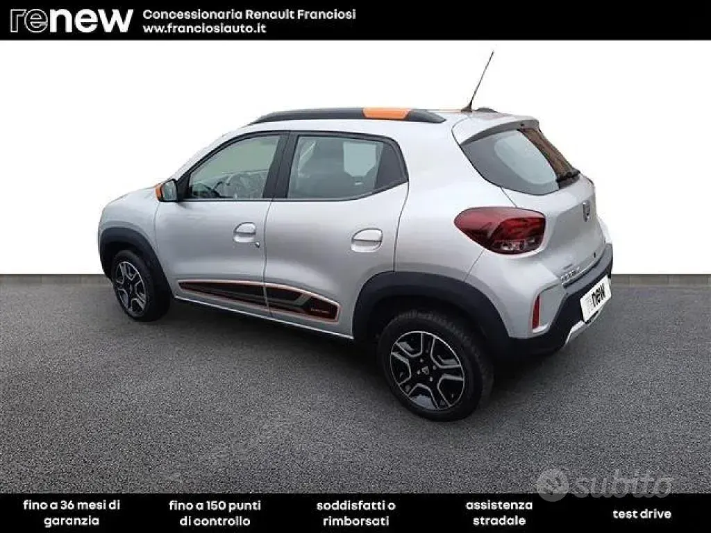 Usata Dacia Spring Comfort 33 kW (45 CV) 2022 Grigio chiaro Utilitaria