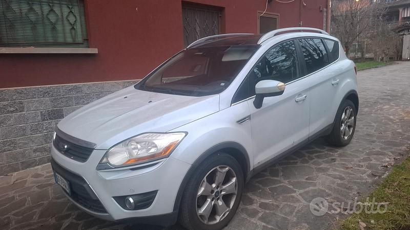 Usata Ford Kuga Individual 163 CV (119 kW) 2011 Bianco SUV